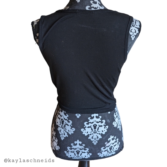 🌻2 for $20 | Zenana Knotted Crop Tank Top - Picture 9 of 11